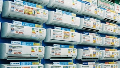 家電量販店のエアコン